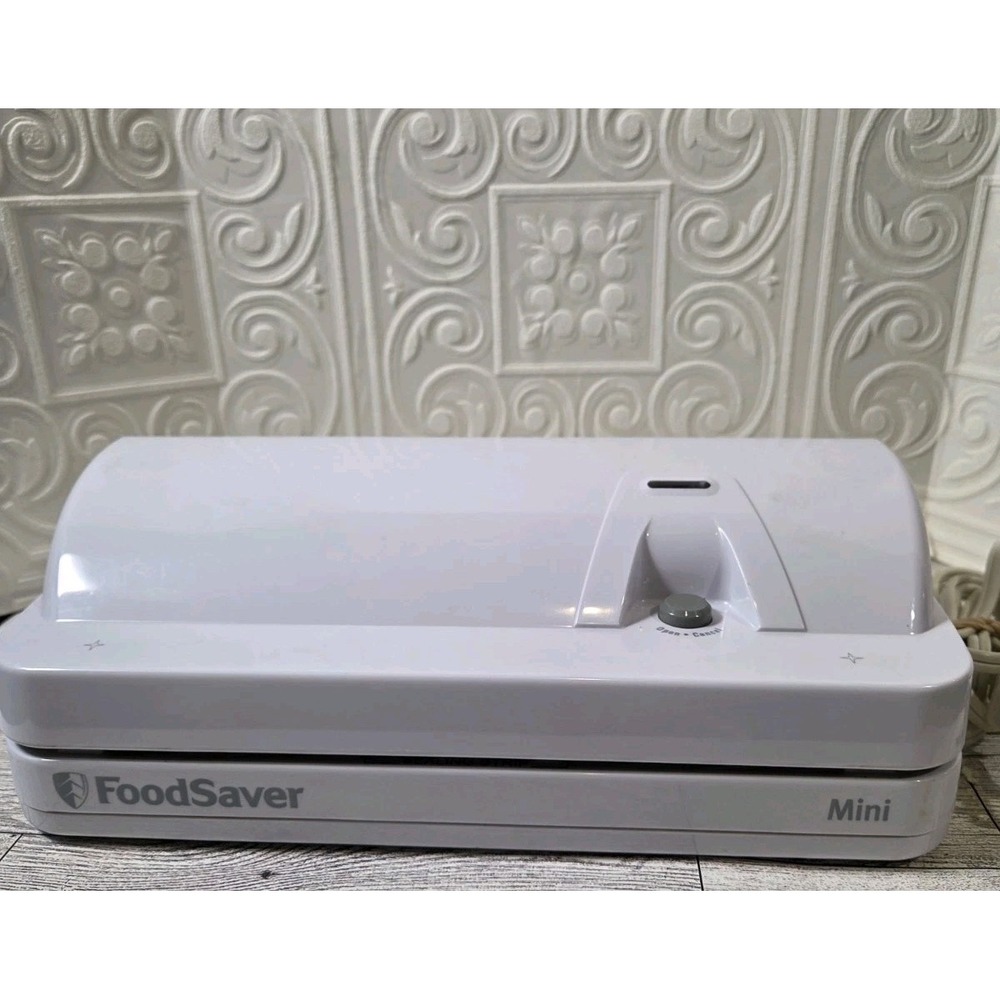 FoodSaver Food Saver Mini 11" Vacuum Machine Good Working Condition